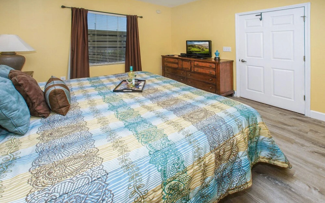 Tidewater 313 213334 by RedAwning