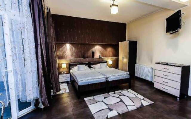 Apart Lux in Bytom, Poland from 66$, photos, reviews - zenhotels.com guestroom