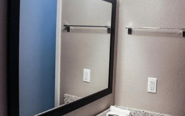 Staybridge Suites Overland Park-Kansas City Area