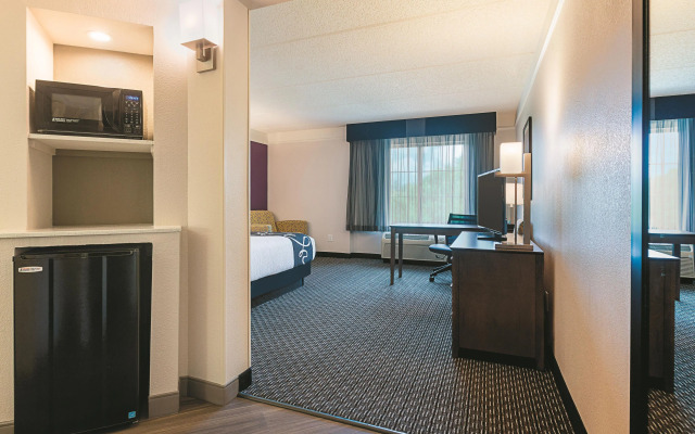 La Quinta Inn & Suites by Wyndham Atlanta Alpharetta