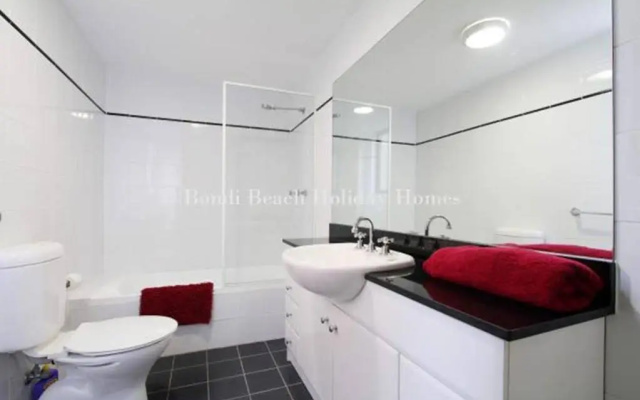 Bondi Beach Garden Apartment