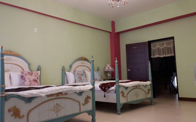 Pisces 82 Home B&B