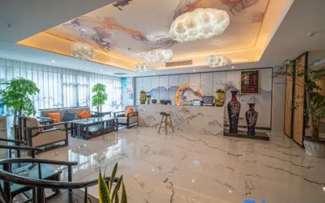 Manshe Hotel (Chongqing Haitangxi Metro Station Store)