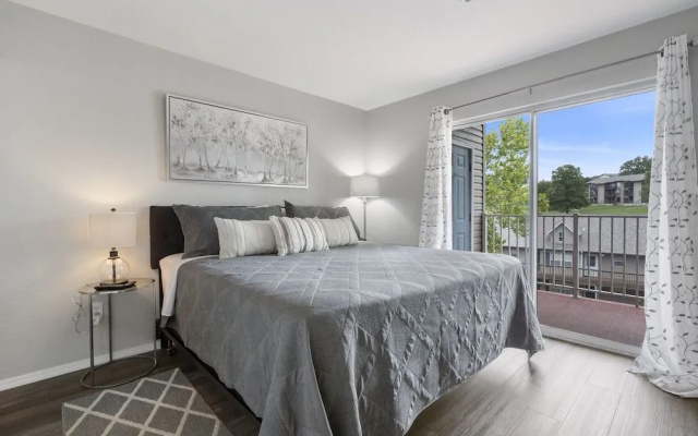 The Branson Condo at Fall Creek - Overlooking the Rolling Hills