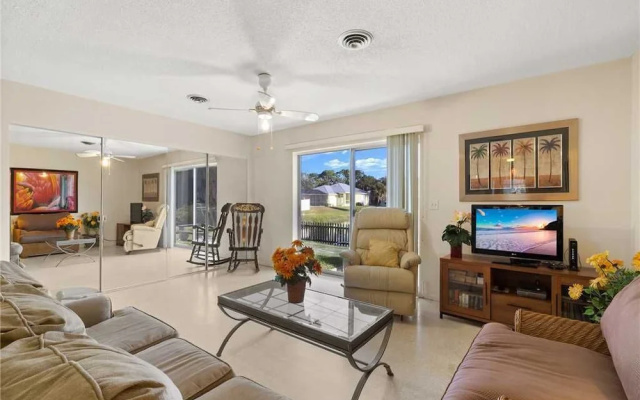Venice Avalon Home - Three Bedroom Home
