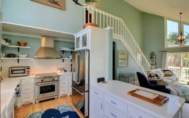 Linger Longer 3 Bedroom Home by RedAwning