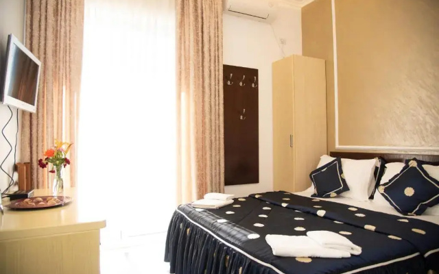 Elite Hotel