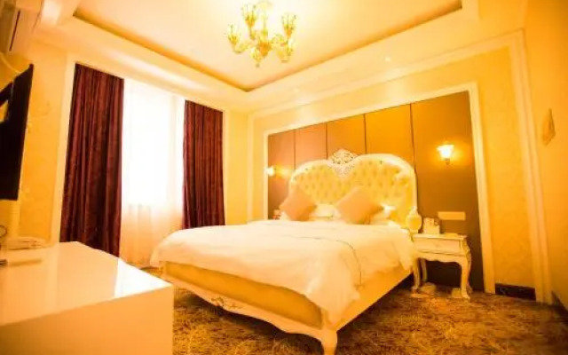 Kuerle Mingyue Crown Bouquet Hotel