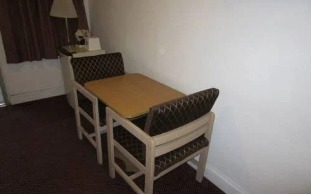 Apache Inn