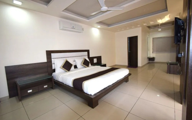 Hotel The Grand Krishna Inn