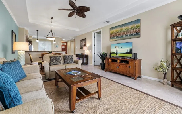 Waikoloa Beach S H32 2 Bedroom Condo by RedAwning