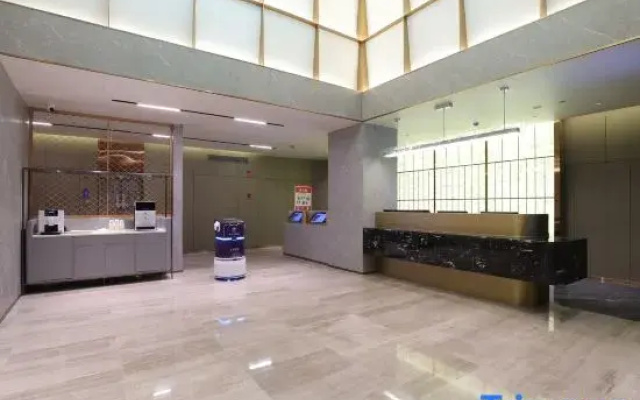 Starway Hotel (Xichang Qionghai 17° Torch Plaza)