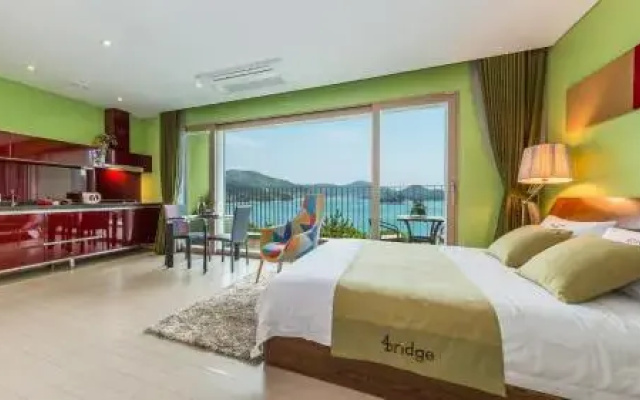 Geoje For bridge pension