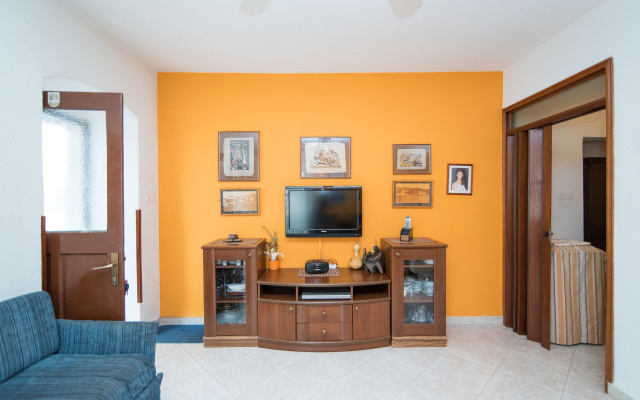 Apartment Sea Stone