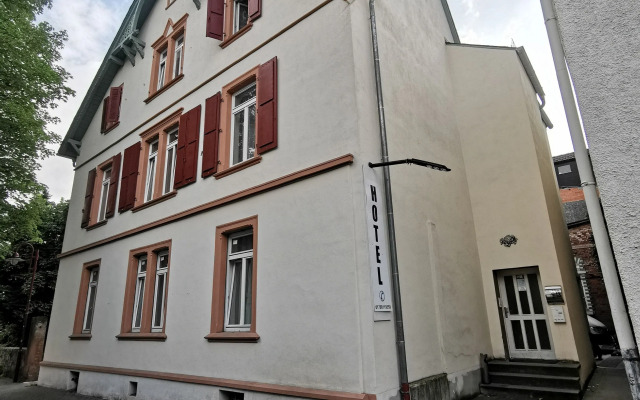 United - Hostel