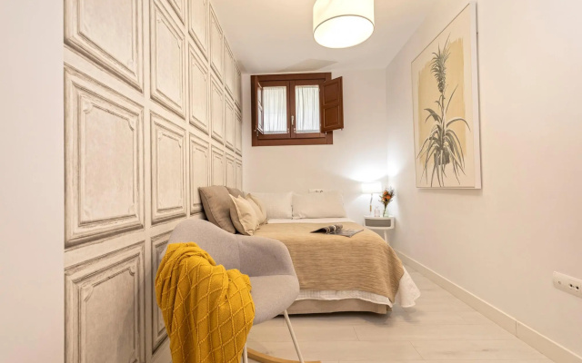 Charming Two-bedroom Apartment Near Cathedral Zacatin 103