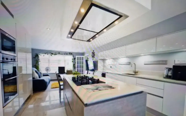 Marlows Diamond 4 Bedroom Home