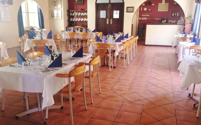 Esperance Motor Hotel