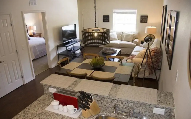 Lucaya 3 Bedroom 2 Bath Townhome!
