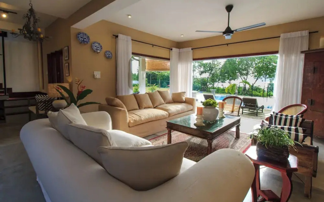 Arahtis Lake Villa