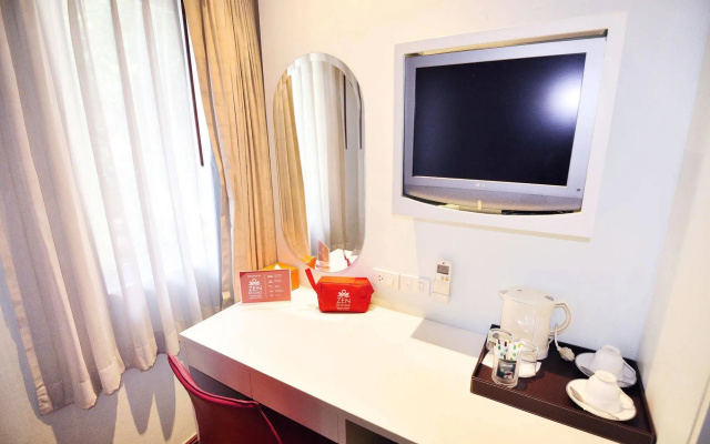 ZEN Rooms Ratchadaphisek Soi Sukruamkan