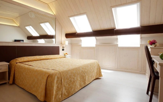 Hotel Croce Bianca