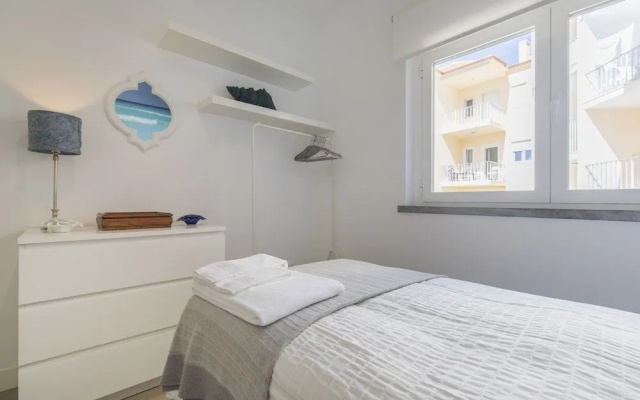 Cozy Seaview Apartment
