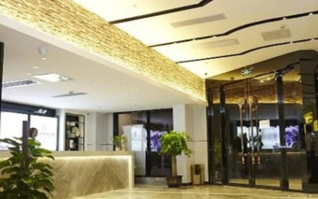Lavande Hotel Rizhao East Haiqu Road RT-Mart
