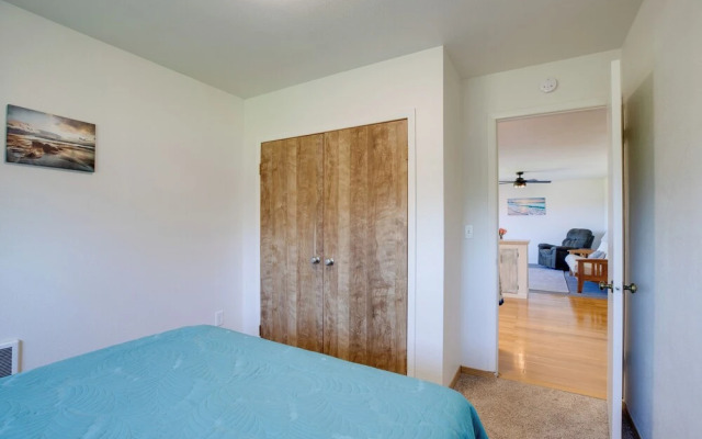 Bay City Vacation Rental Escape ~ 5 Mi to Marina!