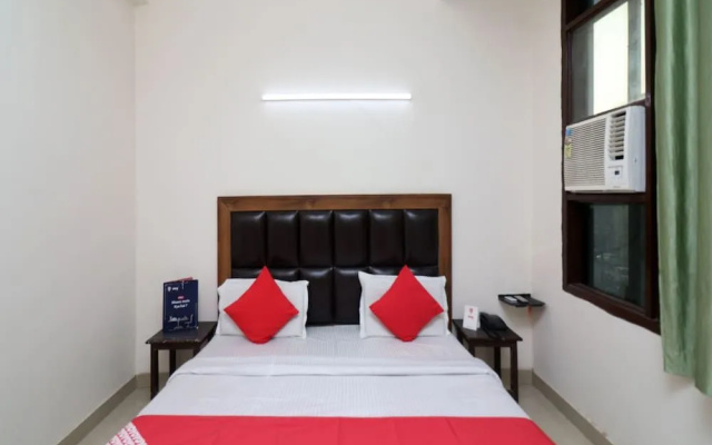 Oyo 24958 Hotel Dayal