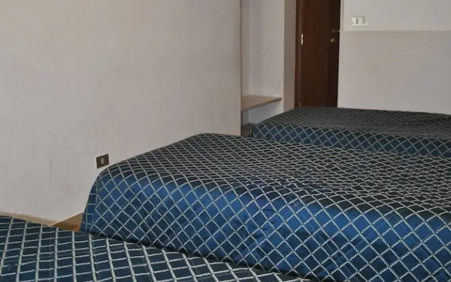 Auto Park Hotel