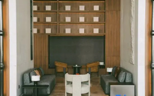 Lonyatt Hotel