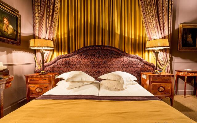 Отель Boutique Hotel Die Swaene Бельгия, Брюгге - 1 отзыв об отеле, цены и фото номеров - забронировать отель Boutique Hotel Die Swaene онлайн комната для гостей