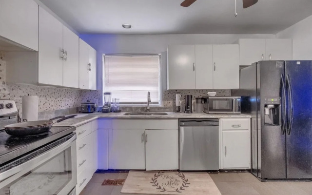 The Big Bamboo 4 Bedroom Home by RedAwning