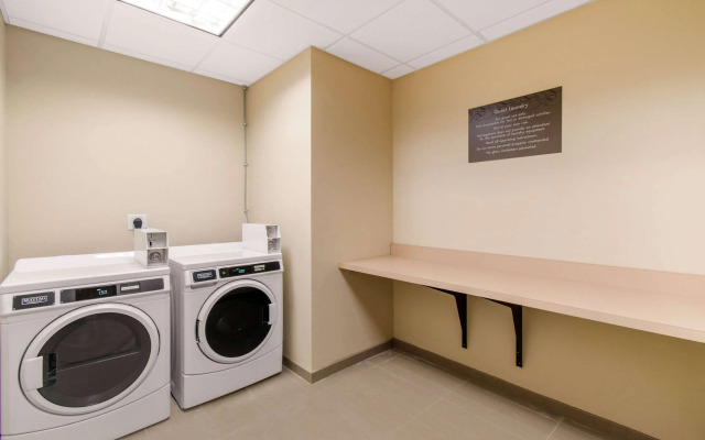 Comfort Suites Denver near Anschutz Medical Campus