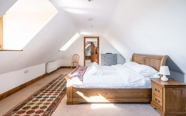 Huish Lodge
