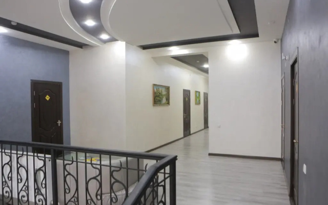Saroylik Hotel