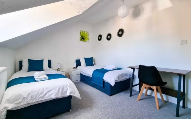 Casa Gloucester Service Apartment
