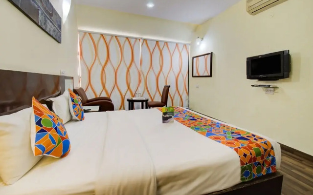 Hotel Signature By FabHotel