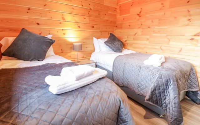 Bryn Eiddon Log Cabin
