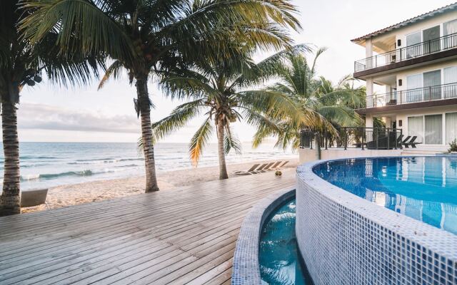Отель Playa Escondida Beach Club вид на фасад