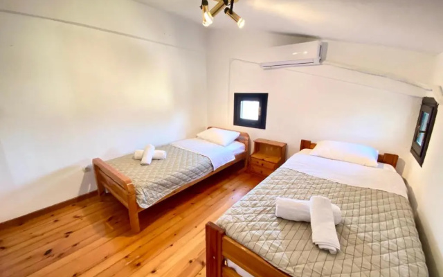 Meltemi rock house