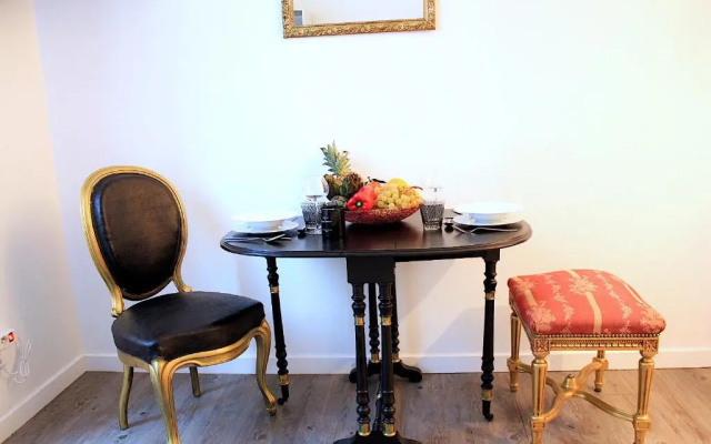 Apartment Center-2 Steps From SEA-Kitchen-Wifi-Air conditioning