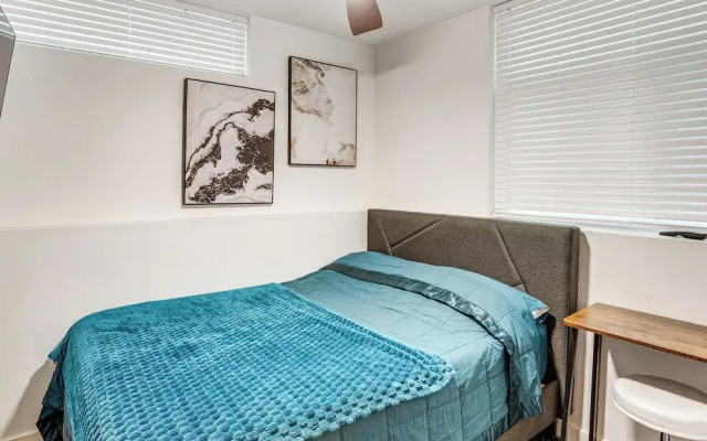 Walk to Seattle University: Centrally Located Gem