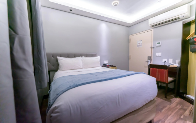 Madison LES Hotel
