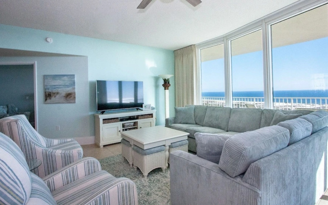 Crb1113 3 Bedroom Condo