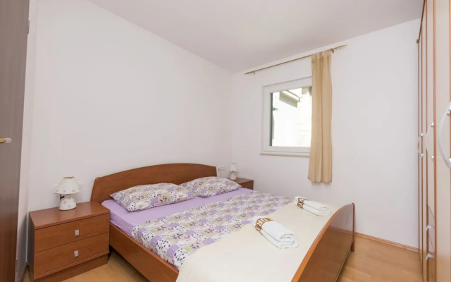 Apartments Mira