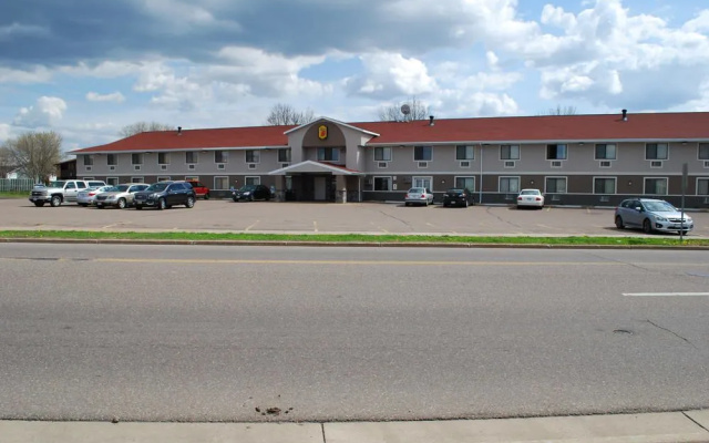 Super 8 Eau Claire WI