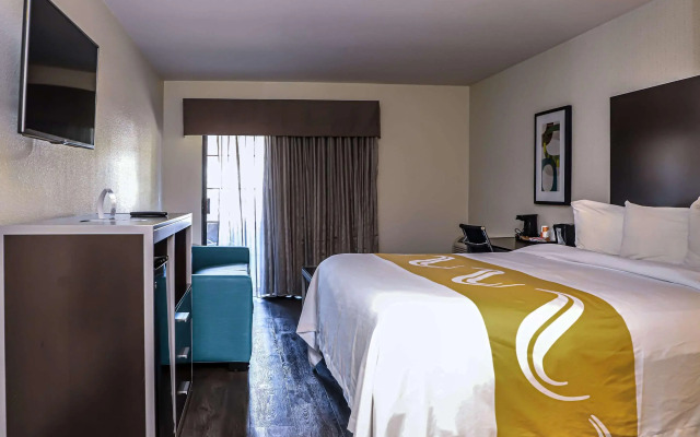 Quality Inn & Suites Camarillo - Oxnard