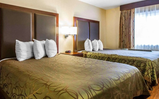Econo Lodge University